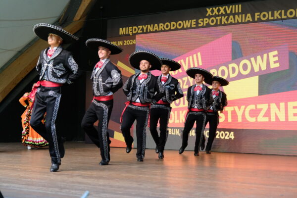 10 07 2024 r Lublin ulica Leszczynskiego Ogrod Saski Muszla koncertowa XXXVIII Miedzynarodowe Spotkania Folklorystyczne im. Ignacego Wachowiaka Inauguracja i koncert galowy
Fot Maciej Kaczanowski / Urzad Miasta Lublin